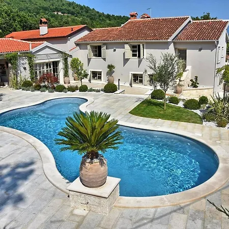 Villa Zita U Svicima For 10 People With Jacuzzi & Sauna In Istria