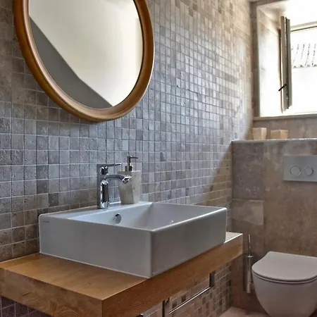 Villa Zita U Svicima For 10 People With Jacuzzi & Sauna In Istria *