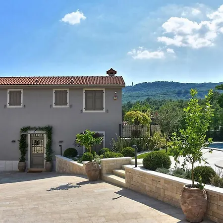 Villa Zita U Svicima For 10 People With Jacuzzi & Sauna In Istria
